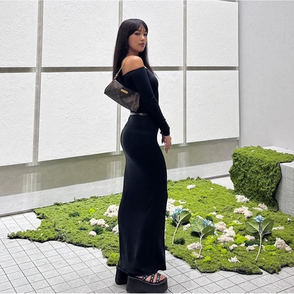 SOLD-Skims Smooth Soft Lounge Off The Shoulder Maxi Dress in Black XSmall - Picture 3 of 5